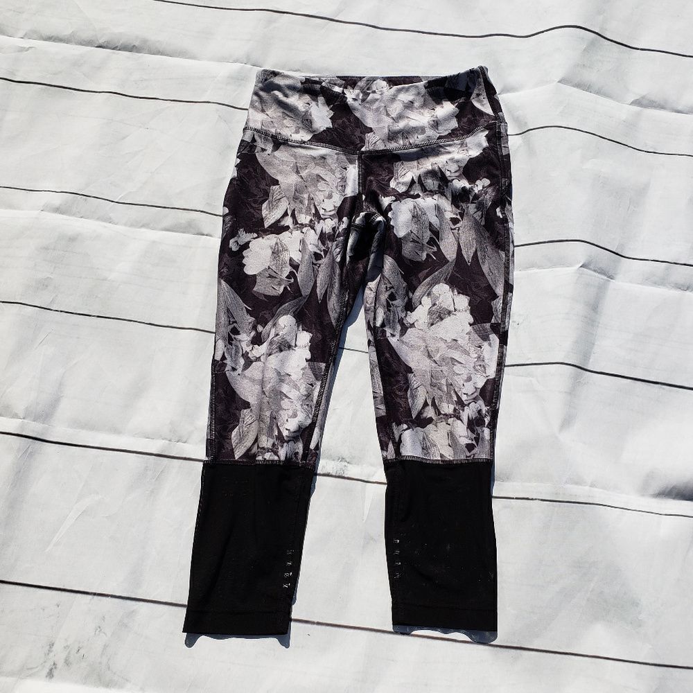 3/$25 Mondetta floral print leggings XS mesh  crop